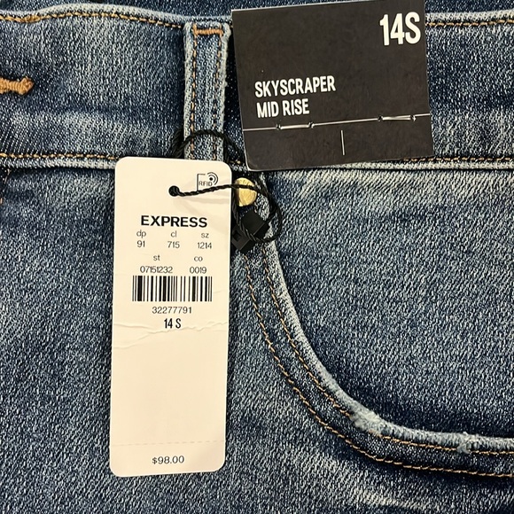 Express Mid Rise Medium Wash Ripped Skyscraper Jeans NEW - Picture 5 of 5
